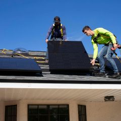 Zonnepanelen op je dak: Wat kost het en wat levert het op?
